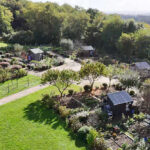 Objectif Image 95 expose des photos aux Jardins familiaux du Trou du Loup, à Soisy-sous-Montmorency, le samedi 9 août 2025, sur le thème de la biodiversité